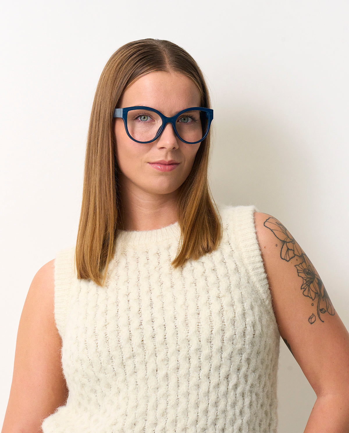 OjeOje J Reading glasses - warm grey